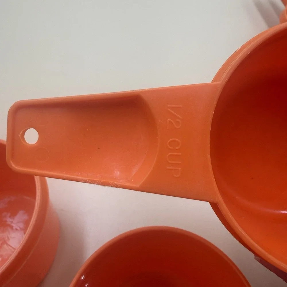 Vintage Tupperware Measuring Cups Set of 4 Missing 1 Cup Orange Retro Kitchen